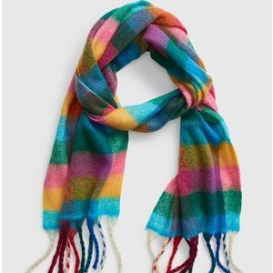 In search of (ISO) Gap Happy Plaid SCARF